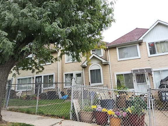 2nd image of 141 Boyd St