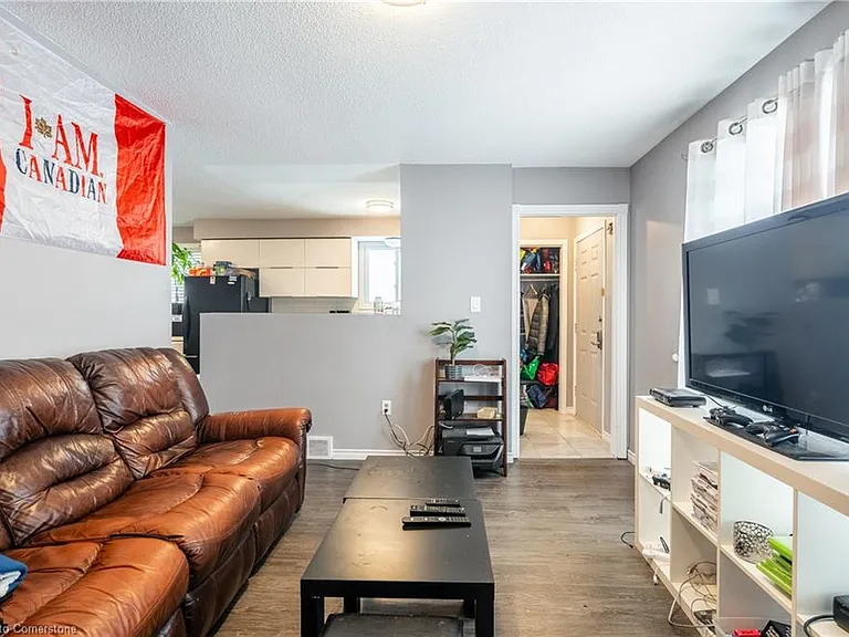 19 Patricia St — Photo 13