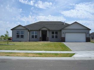 10419 Oak Ln, Pasco, WA 99301