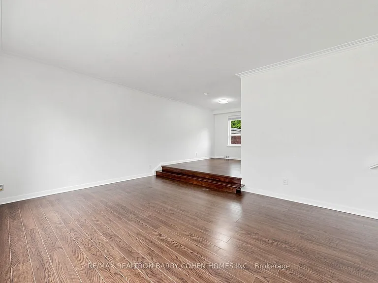 3 Greengate Rd — Photo 8