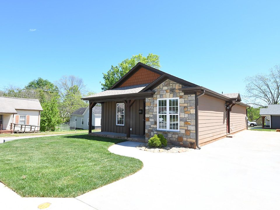 Beautiful Exterior with Side Driveway