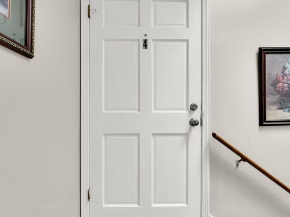 463 Commerce St SUITE 4