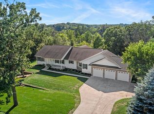 20430 Cottonwood St NW, Oak Grove, MN 55011
