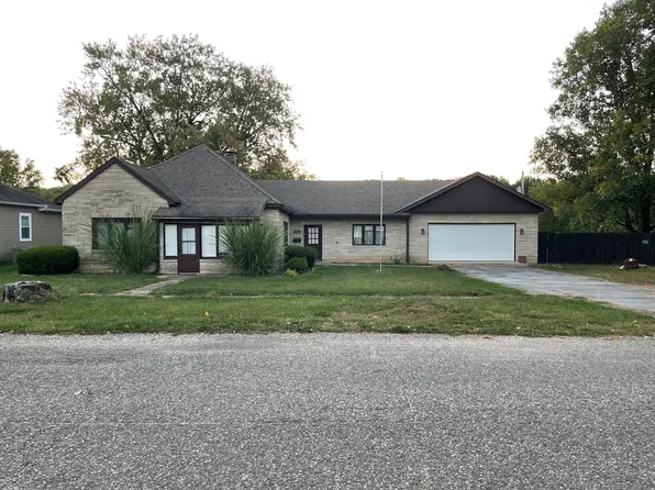 1125 S 8th St, Clinton, IN 47842