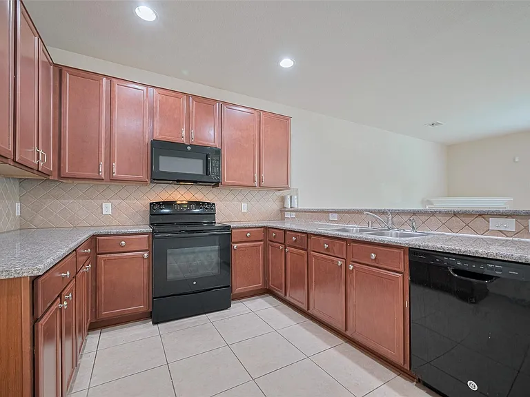 5003 Forest Moss Ct — Photo 16