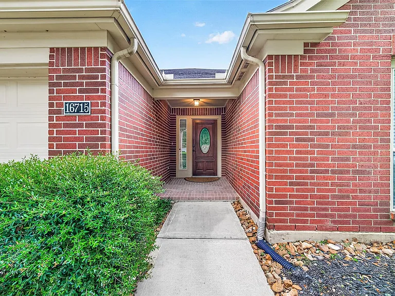 16715 Red Falls Cir — Photo 2