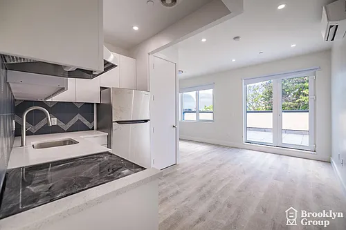 1595 New York Ave #PENTHOUSE Photo 1