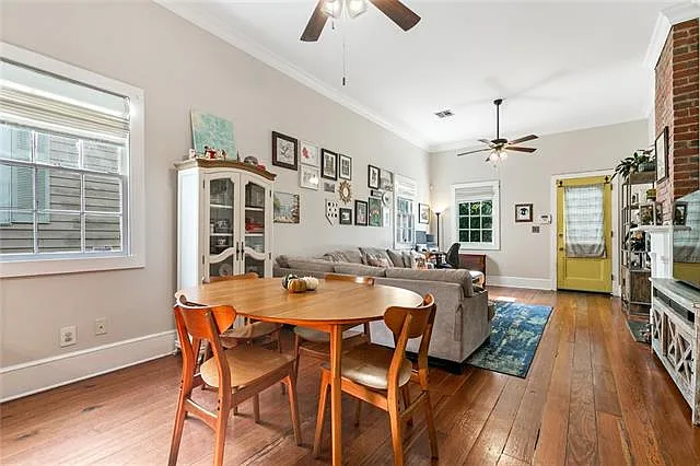 3 bed, 2.0 bath, 1432 sqft, $2,600 — Photo 3