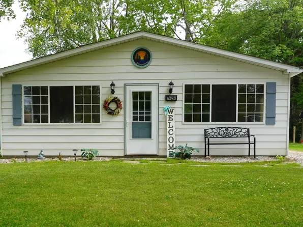 7426 Birchwood Rd, Lexington, MI 48450