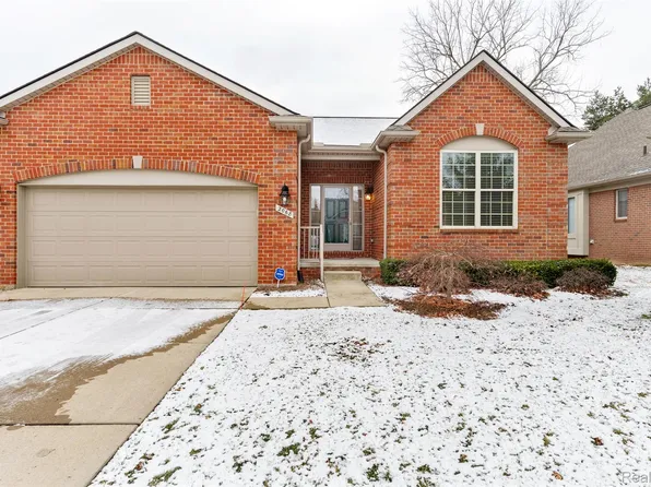 2068 Glenwood Dr, Sterling Heights, MI 48310