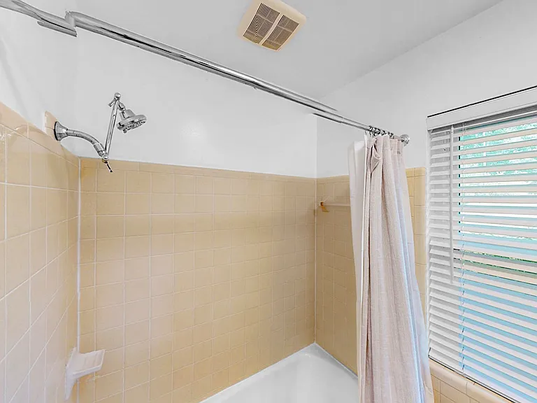 1306 Francisco Dr — Photo 18