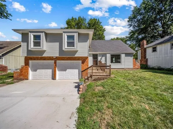 1116 N Walker Ln, Olathe, KS 66061