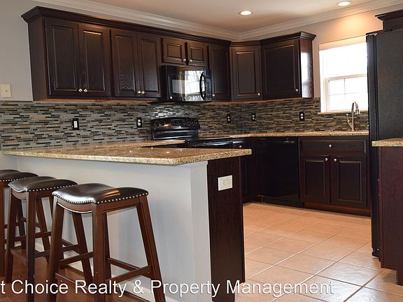 4th image of 8249 W Annsbury Cir