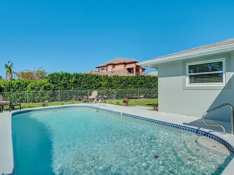 5845 Riverside Ln — Photo 23