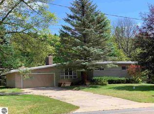 5121 Crosby Rd, Cadillac, MI 49601