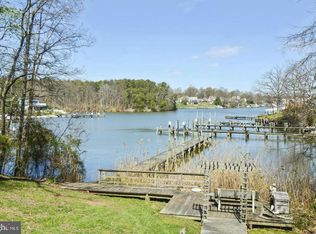 712 Powhatan Beach Rd E, Pasadena, MD 21122