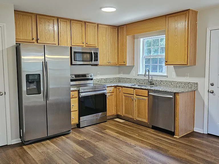 436 Barn View Ct — Photo 3