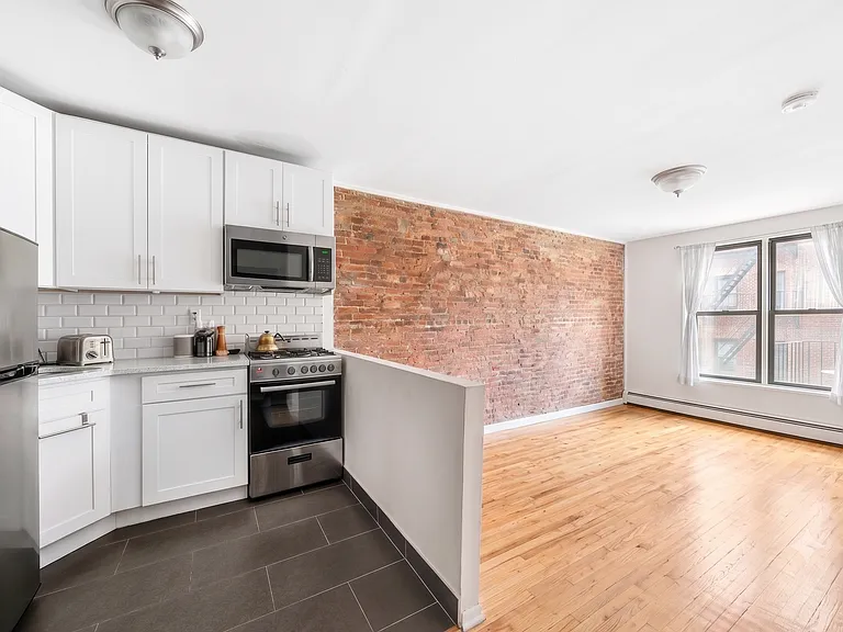 435 7th Ave #3A — Photo 3