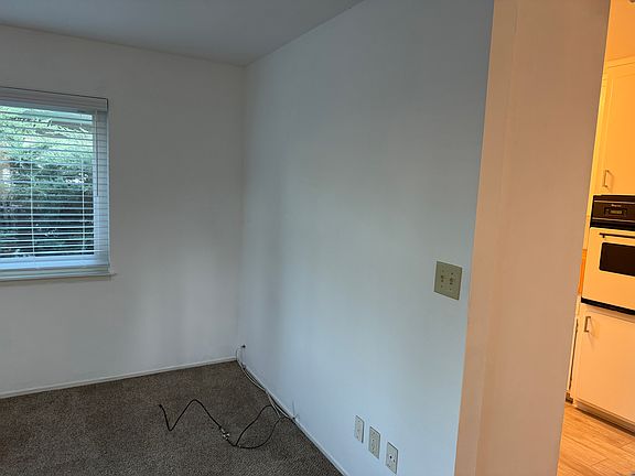 5th image of 1580 San Antonio St #F