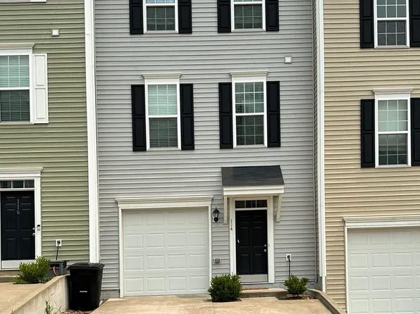 114 Inlet St, Morgantown, WV 26508