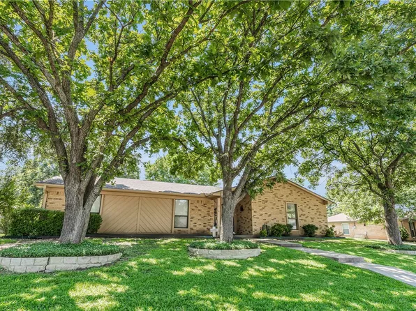 1057 Radisson Dr, Hewitt, TX 76643