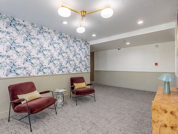 4th image of 382 Pennsylvania Ave #66