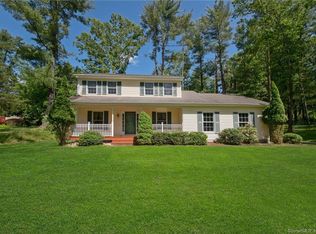7 Pine Ln, New Milford, CT 06776
