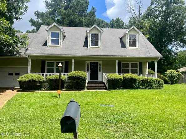 121 Colonial Gln, Jackson, MS 39211