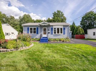 438 Clayton Rd, Schenectady, NY 12304