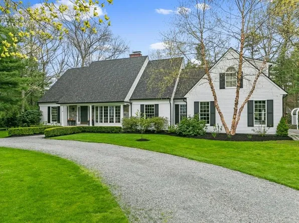 4 Deep Meadow Rd, Barrington, RI 02806