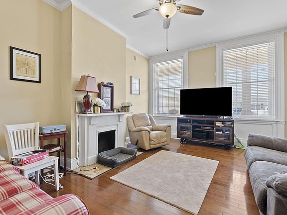 4th image of 103 Walnut St