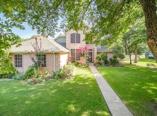 1061 Oak Valley Rd, Burleson, TX 76028