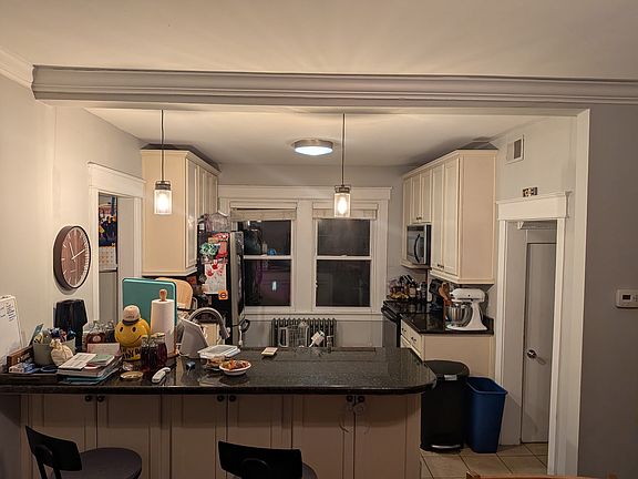 3rd image of 615 Lawson Ave