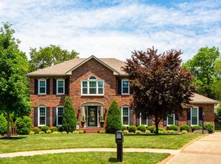 1002 Golden Maple Cv, Louisville, KY 40223