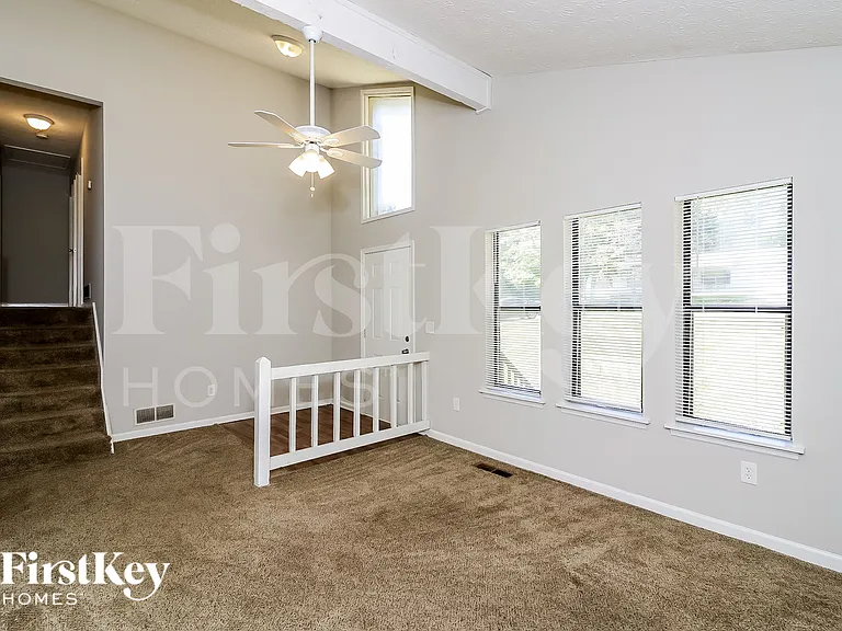 3201 Delhi Dr — Photo 4