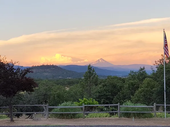 15943 Antioch Rd, White City, OR 97503