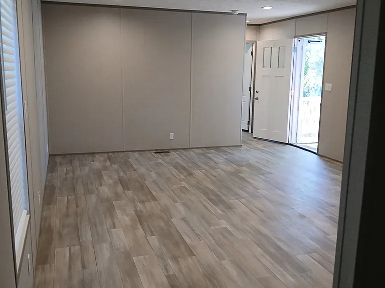 823 King Richard Dr — Photo 5