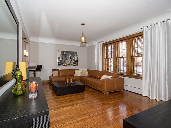 4th image of 3251 N Oak Park Ave