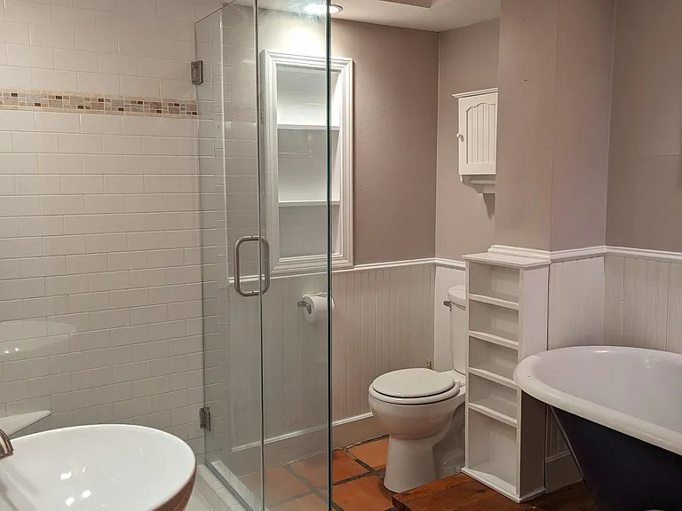 1509 Newton St — Photo 11