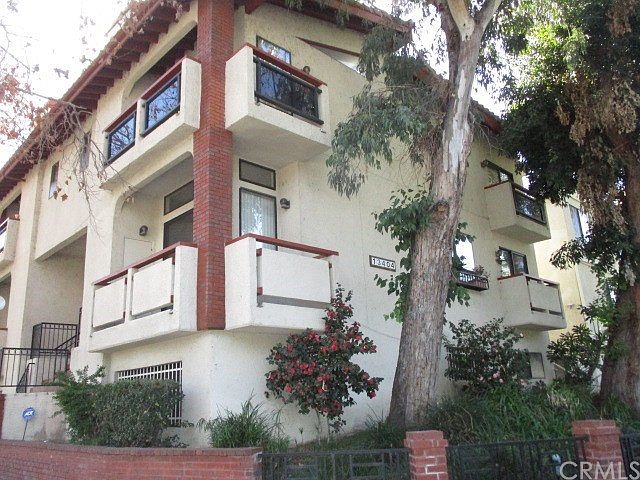 1st image of 13404 Moorpark St APT 1