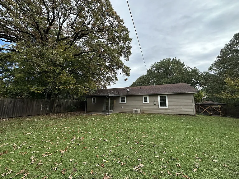 3811 Elizabeth St — Photo 22