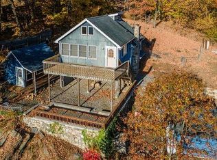 527 Lakeside Rd, Hewitt, NJ 07421