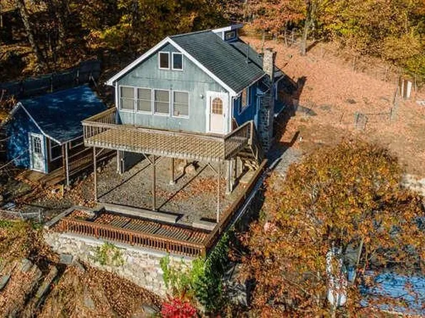 527 Lakeside Rd, Hewitt, NJ 07421