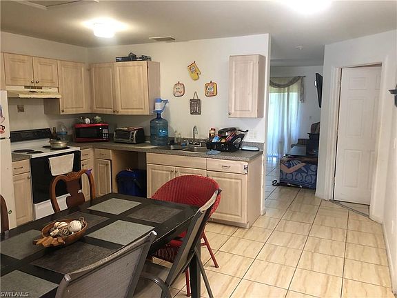 2nd image of 1133/1135 Gilbert Ave S Unit 7