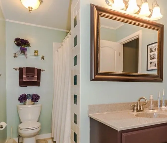 Upstairs Bathroom