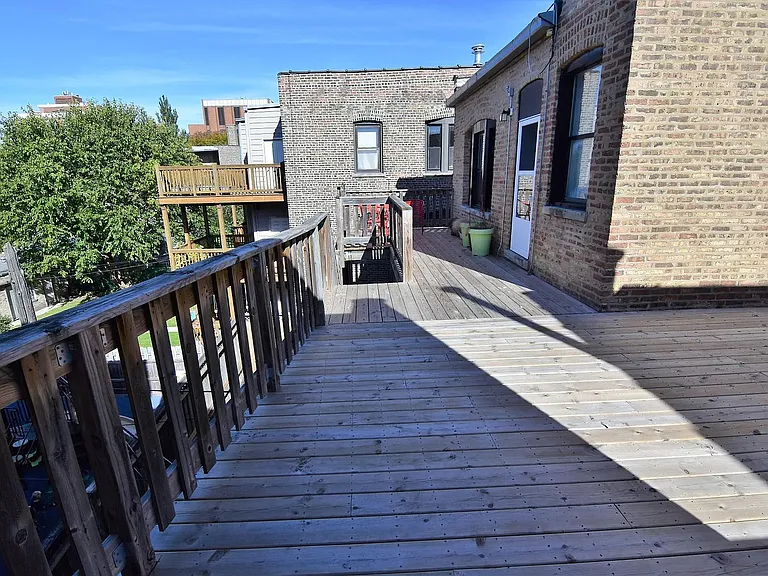 1906 W Montrose Ave #3 — Photo 7