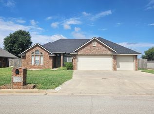 3021 Garrison Rd, Altus, OK 73521
