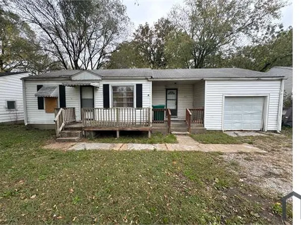1223 Richard Dr, Cahokia, IL 62206