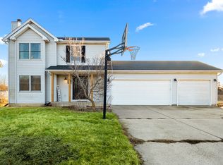 125 Heritage Dr, Mackinaw, IL 61755