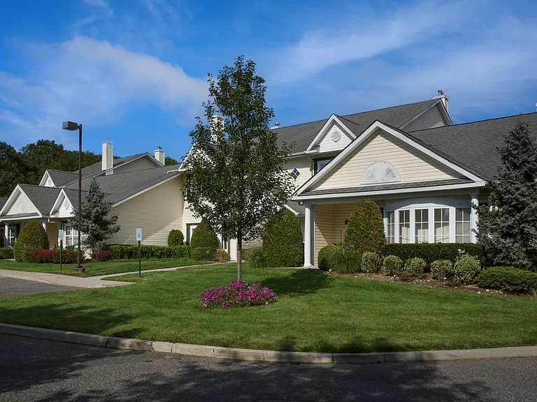 Fairfield Villas At Medford — Photo 16